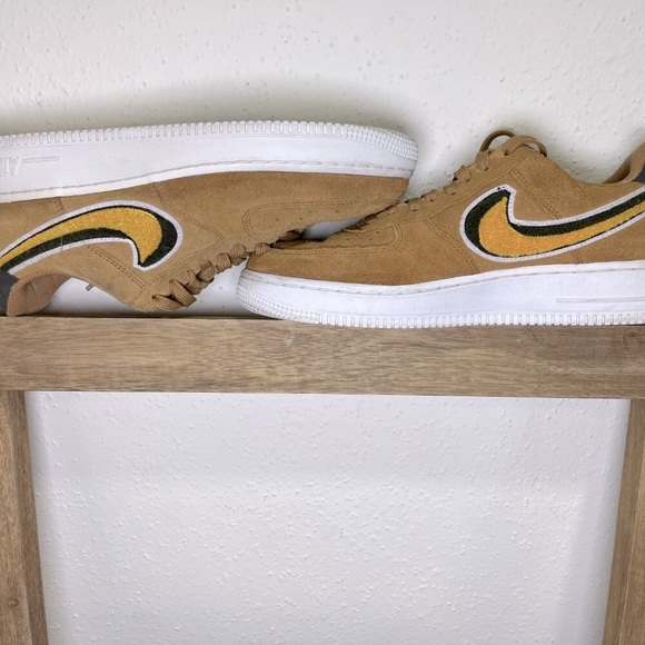 The Nike Air Force 1 Low 3D Chenille Swoosh “Muted Bronze - Picture 3 of 5